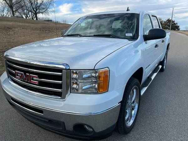 2013 GMC Sierra 1500 Crew Cab - Financing Available! - cars & trucks... for sale in Junction City, NE – photo 12
