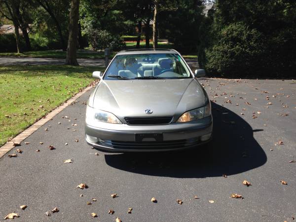 1999 LEXUS ES300 for sale in Dix hills, NY – photo 2