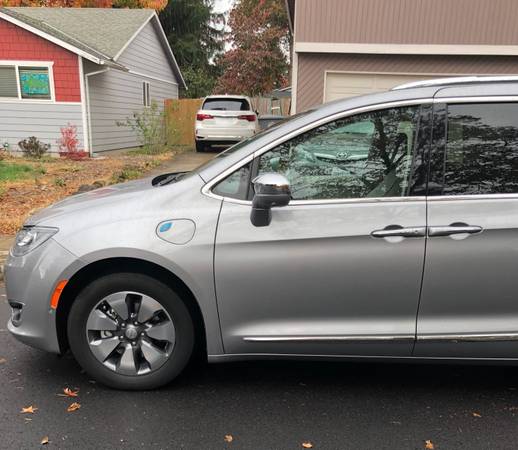 2018 Chrysler Pacifica Limited Hybrid for sale in Hillsboro, OR – photo 2
