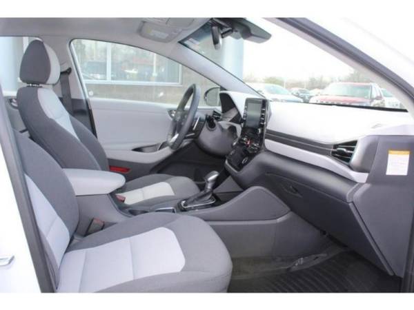 2020 Hyundai IONIQ Hybrid SEL - - by dealer - vehicle for sale in Saint Louis, MO – photo 17