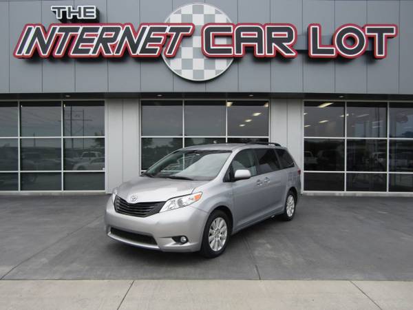 2017 Toyota Sienna LE AWD 7-Passenger Silver S for sale in Omaha, NE