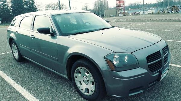 2005 Dodge Magnum 141k mi - cars & trucks - by owner - vehicle... for sale in Saint Paul, MN – photo 2