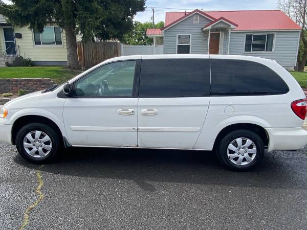 2007 chrysler town and country for sale in Spokane, WA – photo 6