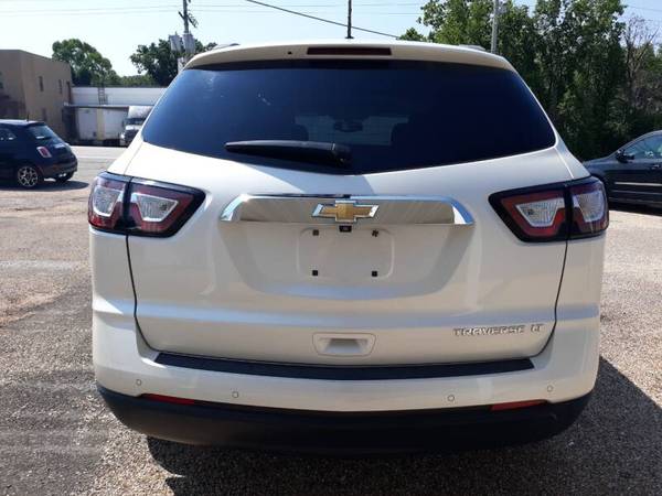 2013 CHEVY TRAVERSE LT DUAL SUNROOFS 3RD ROW HEATED SEATS JUST... for sale in Camdenton, MO – photo 4