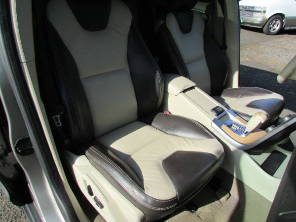 2011 VOLVO XC60 PREMIUM WITH ONLY 83K MILES - - by for sale in Vancouver, OR – photo 18