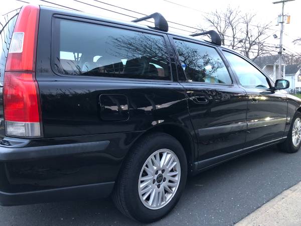 2004 Volvo V70 Wagon - cars & trucks - by owner - vehicle automotive... for sale in Morganville, NJ – photo 5