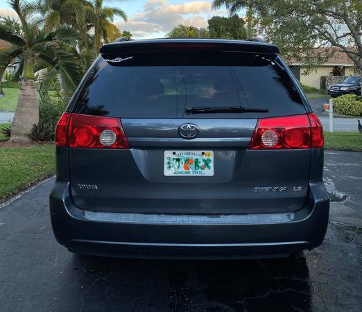 2007 Toyota Sienna LE - cars & trucks - by owner - vehicle... for sale in Palmetto Bay, FL – photo 4