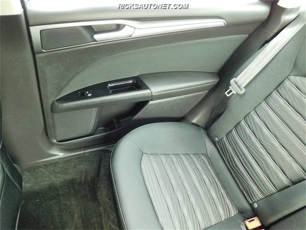 2016 Ford Fusion SE 6, 000 miles - - by dealer for sale in Cedar Rapids, IA – photo 16