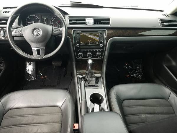 2014 Volkswagen Passat TDI SEL Premium SKU:EC042264 Sedan for sale in Amarillo, TX – photo 18