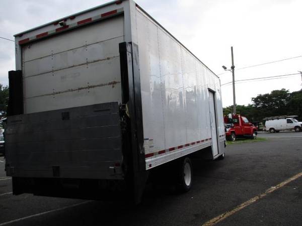 2014 Isuzu NPR 23 FOOT BOX TRUCK ** SIDE DOOR ** LIFTGATE - cars &... for sale in south amboy, OK – photo 5