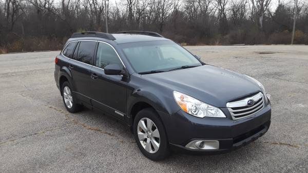 2012 Subaru Outback 2.5L AWD - cars & trucks - by owner - vehicle... for sale in Medinah, IL – photo 4