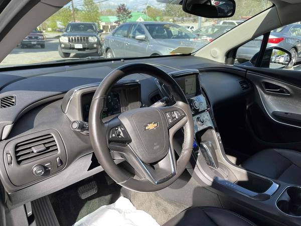 2012 Chevrolet Volt Premium Plug In Hybrid 40 miles electric 40mpg for sale in Walpole, MA – photo 15