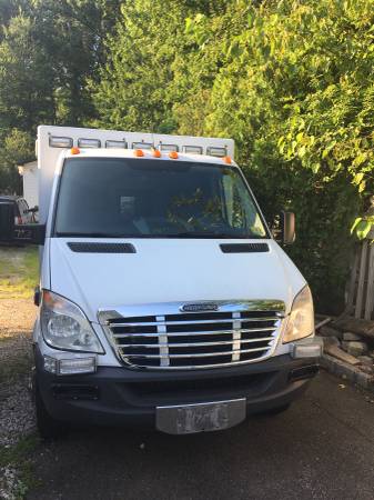 2011 freightliner sprinter ambulance - cars & trucks - by owner -... for sale in Rahway, NJ – photo 6