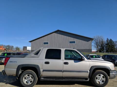2004 Chevy Avalanche - cars & trucks - by dealer - vehicle... for sale in Rochester, MN – photo 4