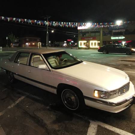 beautiful 1995 4.9 cadillac deville 38 thousand original miles !!!!! for sale in Brooklyn, NY – photo 3