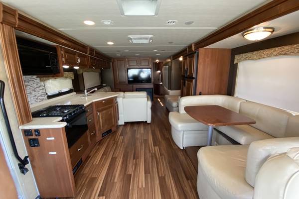 2013 Holiday Rambler Vacationer 36SBT Motor Home RWD RV #32213 -... for sale in Fontana, CA – photo 17