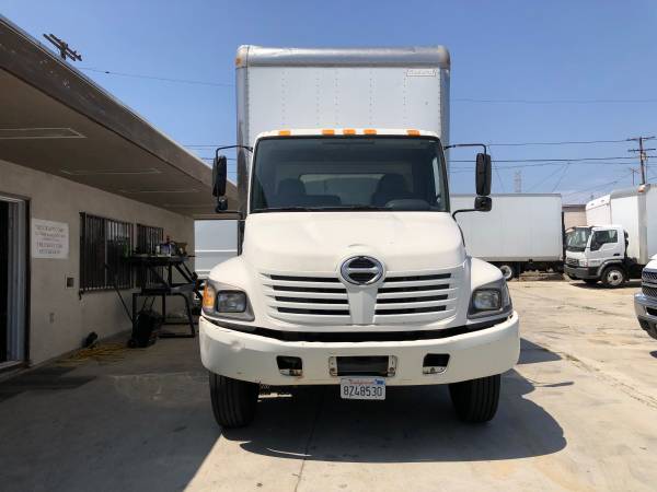 2004 HINO 268 24' MOVING GRIP TRUCK DIESEL 90K MILES WITH LIFTGATE for sale in Gardena, CA – photo 2