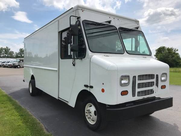 2015 Ford 16' Step Van ****INCLUDES CLOTHING POLES**** for sale in Fenton, MI – photo 7
