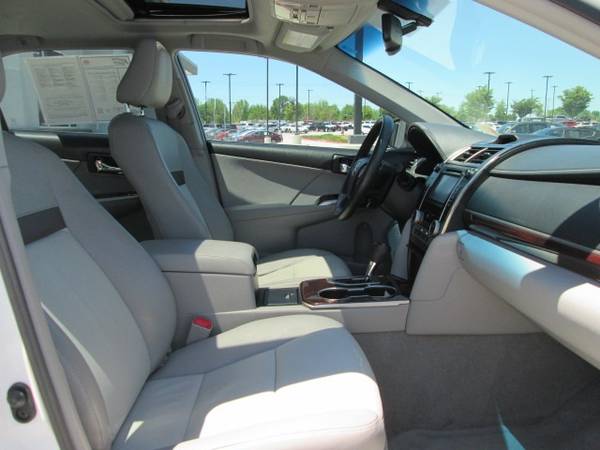 2012 Toyota Camry XLE sedan Super White - - by dealer for sale in Fayetteville, OK – photo 9