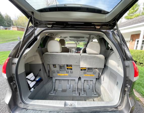 2014 Toyota Sienna XLE for sale in Cedar Bluff, VA – photo 5