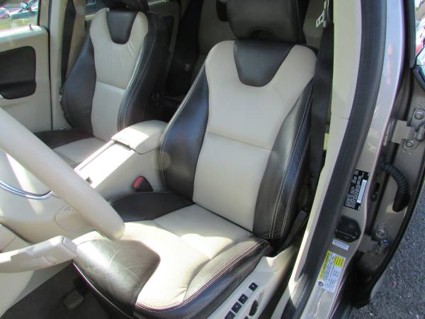 2011 VOLVO XC60 PREMIUM WITH ONLY 83K MILES - - by for sale in Vancouver, OR – photo 8