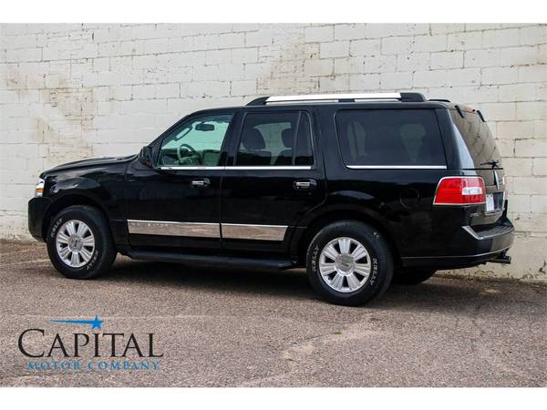 08 Lincoln Navigator 4WD Luxury SUV w/Heated, Cooled Seats, 3rd Row! for sale in Eau Claire, MN – photo 16