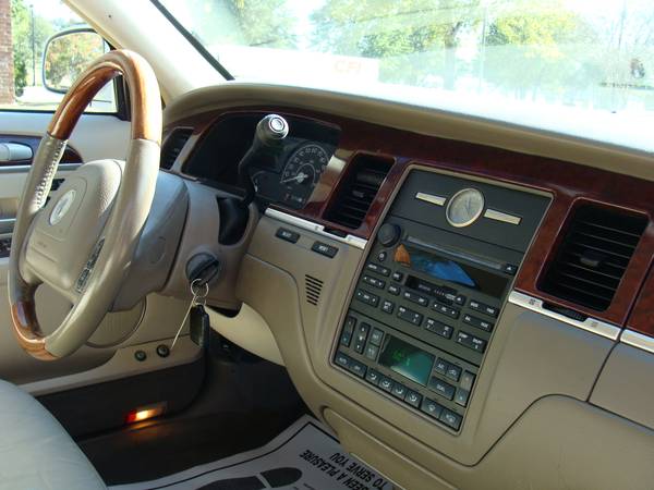 2004 LINCOLN TOWNCAR ULTIMATE 4 DOOR RUNS GREAT!! STOCK #839... for sale in Corinth, TN – photo 13