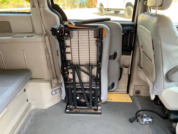 2014 Dodge Grand Caravan *HANDICAP VAN* Wheelchair ACCESSIBLE RAMP... for sale in Pittsburgh, PA – photo 18
