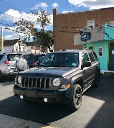 2015 Jeep Patriot Altitude Carfax Certified - cars & trucks - by... for sale in Red Bank, NJ – photo 2
