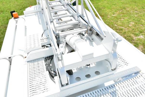 2006 GMC C5500 NON-CDL BUCKET LADDER TRUCK 42FT - - by for sale in Hollywood, FL – photo 13