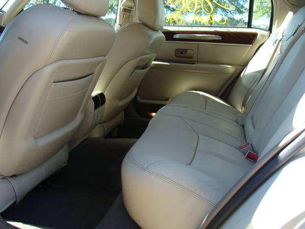 2004 LINCOLN TOWNCAR ULTIMATE 4 DOOR RUNS GREAT!! STOCK #839... for sale in Corinth, TN – photo 9
