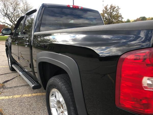 Loaded! 2010 Chevy Silverado 1500! 4x4! Crew Cab! Clean Truck! for sale in Ortonville, OH – photo 10