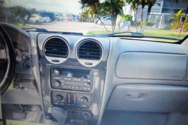 2005 GMC Envoy, v-6, SUV, fully loaded, silver W/leather, sunroof for sale in Fort Lauderdale, FL – photo 8
