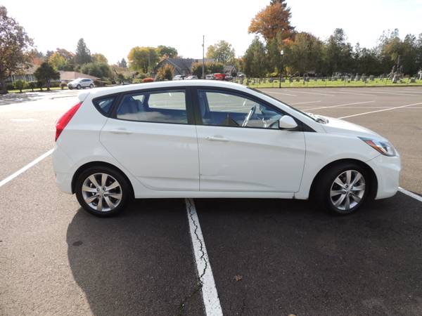 2012 Hyundai Accent SE Clean Title-Low Millage- 2nd Owner for sale in Sublimity, OR – photo 2