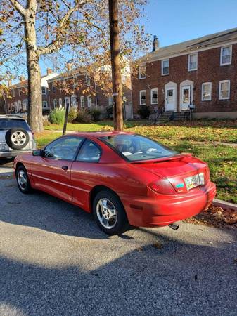 2004 Pontiac Sunfire 2.2L 4cylinder coupe Red - cars & trucks - by... for sale in Dundalk, MD – photo 4