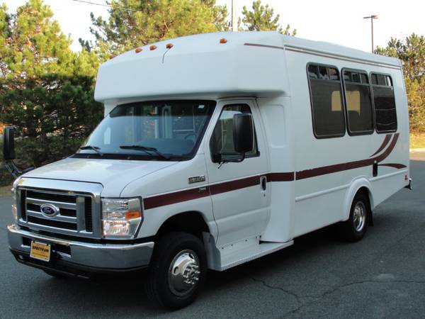 (( 2014 FORD E350 SHUTTLE VAN w/Wheelchair Lift )) Very Low Miles! -... for sale in Mechanicville, NY, MA – photo 17