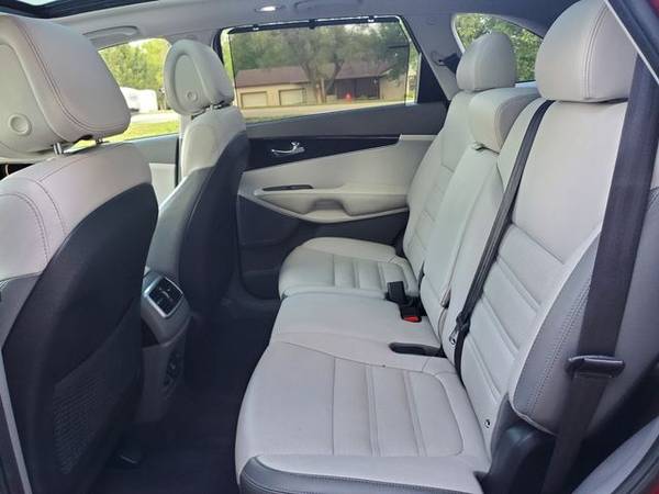2016 Kia Sorento Limited 4x4 loaded Ask for Richard for sale in Lees Summit, MO – photo 9