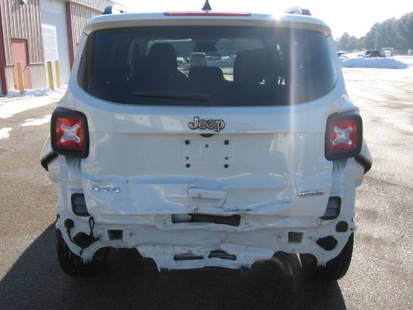2018 Jeep Renegade Latitude AWD Repairable Loaded for sale in Holmen, WI – photo 5