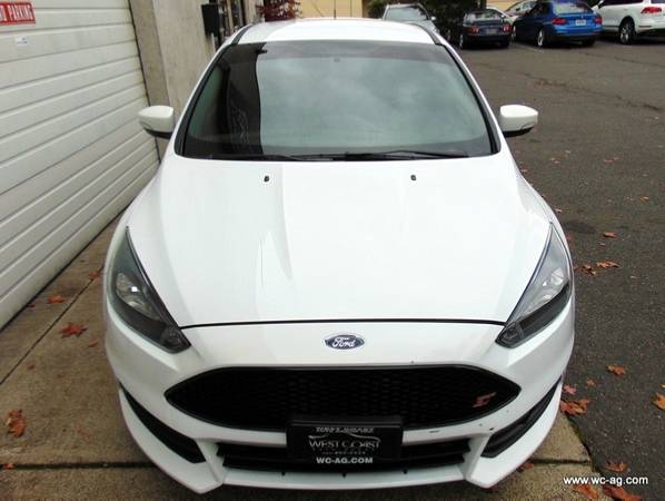 2017 Ford Focus ST Hatch Clean CarFax, Push Start, Backup Cam for sale in Portland, OR – photo 3
