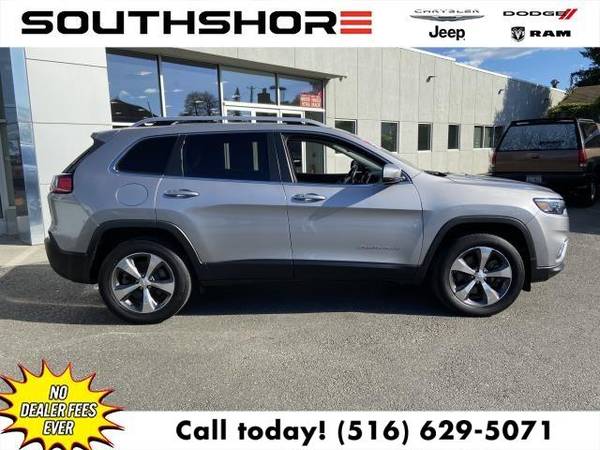 2019 Jeep Cherokee Limited SUV - cars & trucks - by dealer - vehicle... for sale in Inwood, NY – photo 2