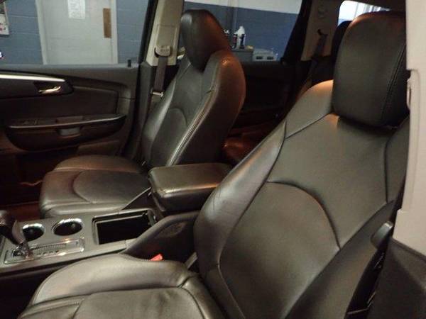 2011 Chevrolet Traverse LT with 2LT - SUV - - by for sale in Cincinnati, OH – photo 9