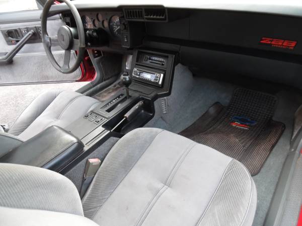 1985 Chevrolet Camaro Iroc-Z28 (V8, auto) - - by for sale in swanzey, NH – photo 9