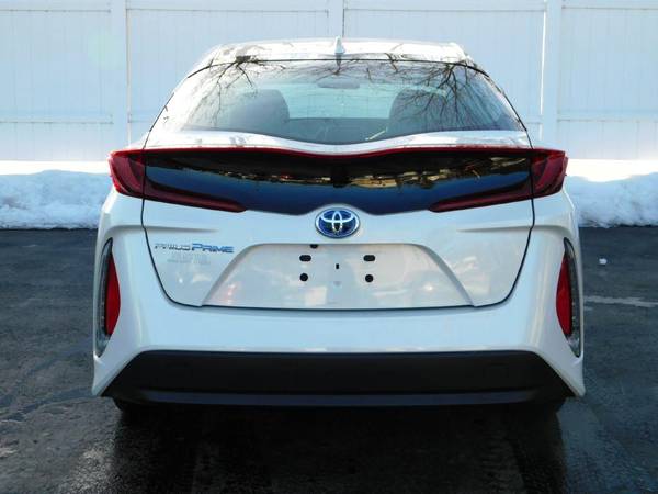 2017 TOYOTA PRIUS PRIME PLUG-IN HYBRID CLEAN GAS SIPPER! - cars & for sale in Barre, VT – photo 6