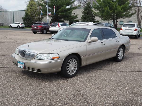 2004 Lincoln Town Car Signature - - by dealer for sale in Inver Grove Heights, MN – photo 6