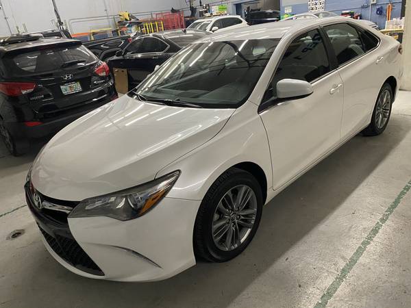 2017 Toyota Camry SE fully loaded 34k miles showroom condition -... for sale in Hialeah, FL – photo 8