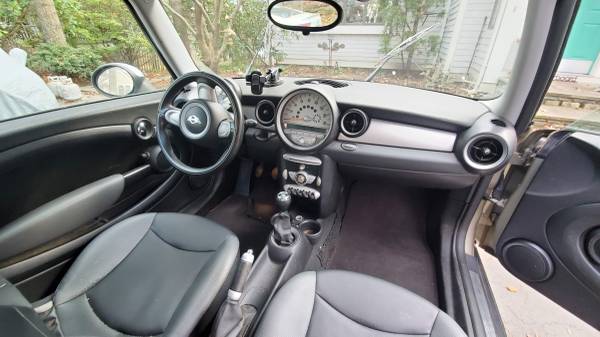 *Price Reducted* 2009 MINI Cooper Clubman - cars & trucks - by owner... for sale in East Falmouth, MA – photo 4