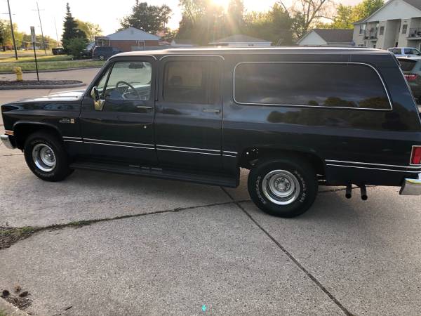 1986 GMC Suburban 2WD Garage Kept Low Miles Excellent Condition for sale in Clinton Township, MI – photo 9
