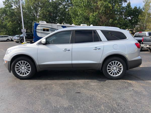 Sharp! 2009 Buick Enclave! Loaded! 7 Passenger! Clean Carfax! for sale in Ortonville, MI – photo 2