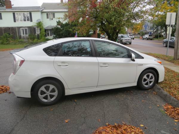 Rust Free 2013 Toyota Prius Three from Tennessee - cars & trucks -... for sale in Winooski, VT – photo 9