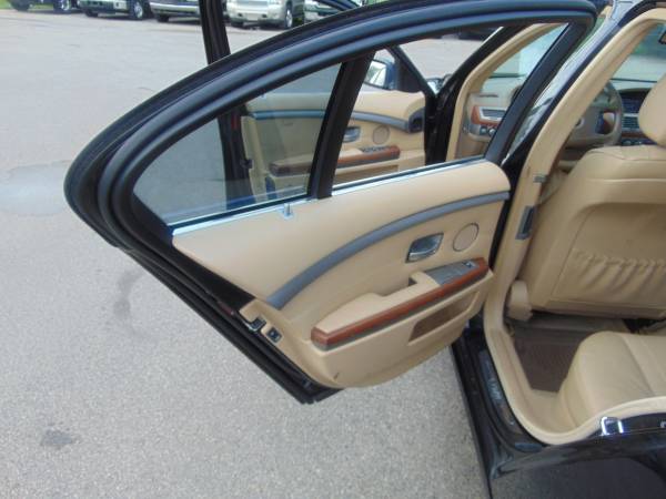 2006 BMW 750I LEATHER V8 LOADED MOON NEWER TIRES CLEAN IN/OUT BLACK... for sale in Union Grove, WI – photo 19